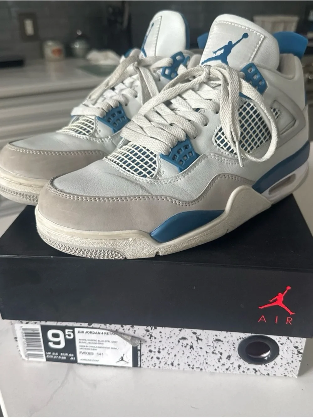 Jordan Men's Sneakers White/Gray/Blue Retro Style
